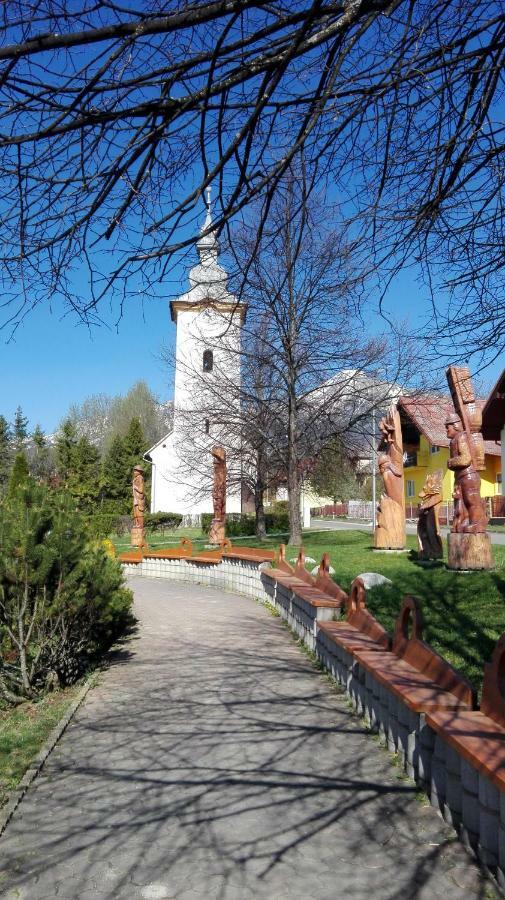Отель Sifra 276 Нова-Лесна Экстерьер фото